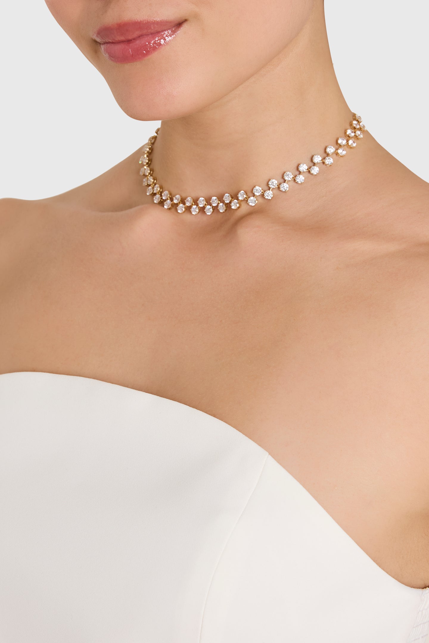 Halle Choker View 1