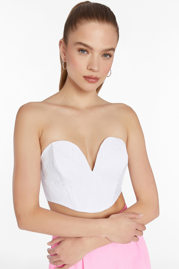white lace sweetheart neckline crop top
